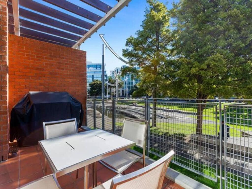 Sleek Modern Pad Next To Spark Arena Free Parking Auckland Kültér fotó